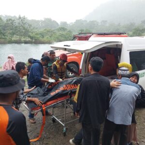 Jasad Santri WN Malaysia Dievakuasi di Tengah Badai