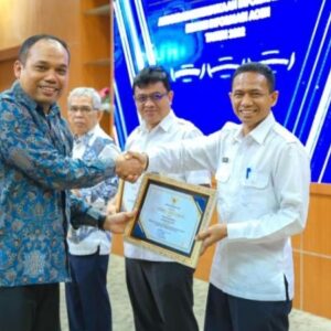 Dinas Perpustakaan dan Kearsipan Aceh Terima Anugerah Keterbukaan Informasi Publik 2022