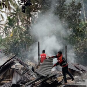 Jenguk Orang Sakit, Rumah Bukhari Ludes Terbakar