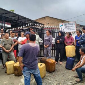 Jatah Minyak Tidak Sesuai, Nelayan Geruduk SPBUN PT Anggitta