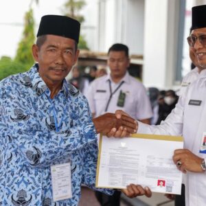 678 Pegawai Pemerintah Aceh Terima SK Kenaikan Pangkat dan Pensiun