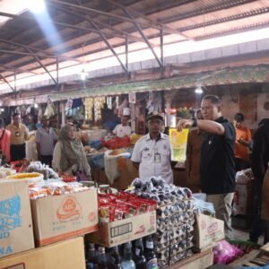 Pastikan Ketersedian Bahan Pokok, Dirreskrimsus Sidak Bulog dan Pasar Tradisional