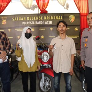 Kapolresta Banda Aceh Kembalikan Beberapa Sepeda Motor Warga