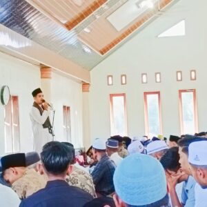 Shalat Idul Fitri, Ratusan Jamaah Padati Menasah Matang Maneh