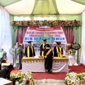 MIN 21 Aceh Timur Wisudakan Puluhan Murid, Warnai Air Mata Haru