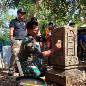 Kahubdam IM Gelar Kerja Bakti Makam Kuno Kerajaan Aceh.