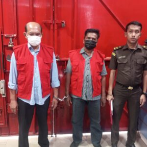 Dua Tersangka Korupsi di Bapenda DS Diserahkan Penyidik Ke Jaksa