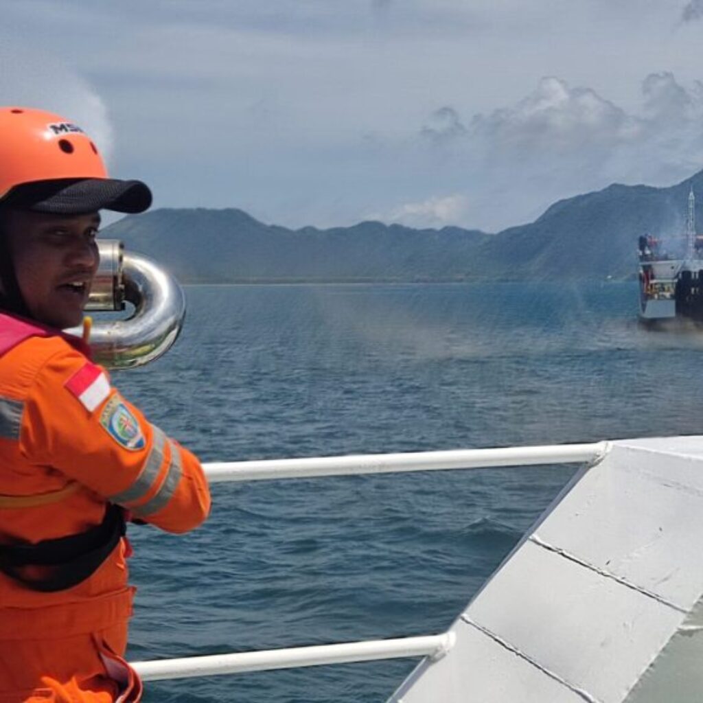 Kapal KMP BRR Terbakar di Selat Benggala, 6 Orang  Korban