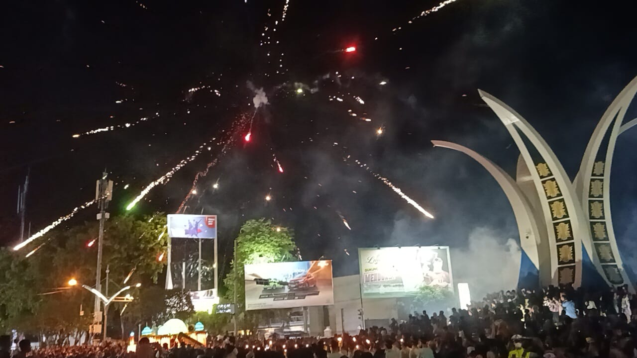 Letupan Mercon Warnai Malam Takbiran Idul Adha di Banda Aceh, Rabu (28/6/2023) malam [Foto/Is]