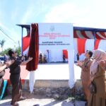 Kejati Aceh Bambang Bachtiar bersama PJ Walikota Amiruddin saat meluncurkan Adhyaksa Peduli Stunting di Gampong Peuniti, Banda Aceh, Senin, 17 Juli 2023.[Foto/HO Habanusantara]