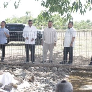 Pj Bupati Iswanto Berziarah ke Makam Teungku Syeh Tuan Dilungkeung