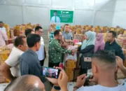 H. Ihsanuddin MZ, Bagi-Bagi Modal Usaha Kepada Masyarakat