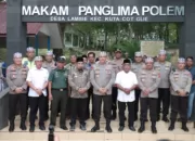 Pj Bupati Aceh Besar Bersama Kapolda Aceh Ziarah ke Makam Panglima Polem