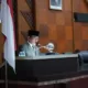 Asisten II Sekda Aceh, Ir. Mawardi, saat menyampaikan Jawaban/Tanggapan Gubernur Aceh atas Pendapat Badan Anggaran DPRA terhadap Raqan Aceh tentang Perubahan APBA Tahun Anggaran 2023 pada Rapat Paripurna DPRA Tahun 2023 di Gedung Utama DPRA, Banda Aceh, Sabtu (30/9/2023).