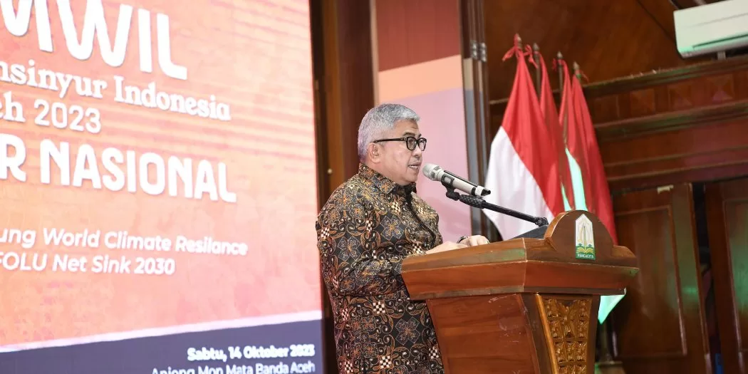 Sekda Aceh, Bustami, SE, M.Si, saat membuka Rapat Pimpinan Wilayah Persatuan Insinyur Indonesia (PII) Provinsi Aceh, di Anjong Mon Mata, Sabtu (14/10/2023).