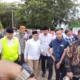 Ketua DPC PKB Kota Banda Aceh, Erizal Oesman menyambut Cawapres Muhaimin Iskandar di komplek Makam Syiah Kuala Banda Aceh, Selasa (5/12/2023)