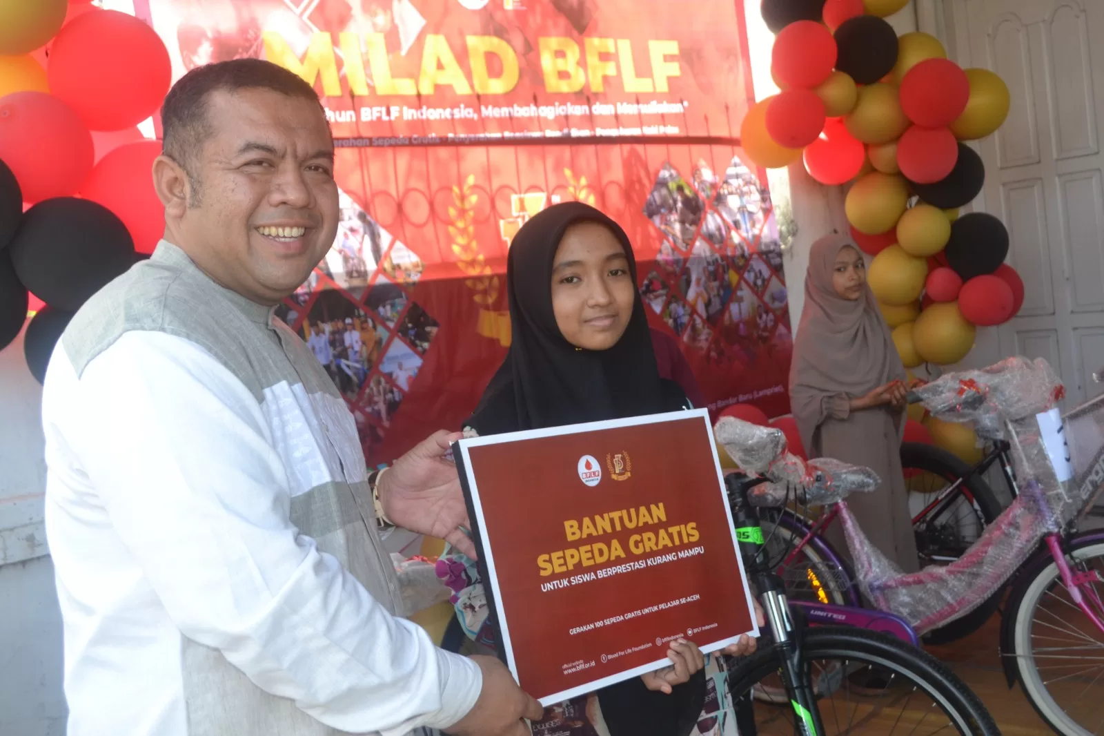 Yayasan Blood For Life Rayakan Ulang Tahun ke-13 dengan Bagi-bagi Sepeda dan Beasiswa, pada Sabtu, 23 Desember 2023.