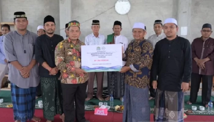 Baitul Mal Salurkan Zakat dan Infaq Rp8 Miliar untuk Santri