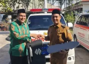 Mudahkan Pelayanan Kesehatan Untuk Masyarakat, Ilmiza Serahkan Ambulan Untuk Gampong