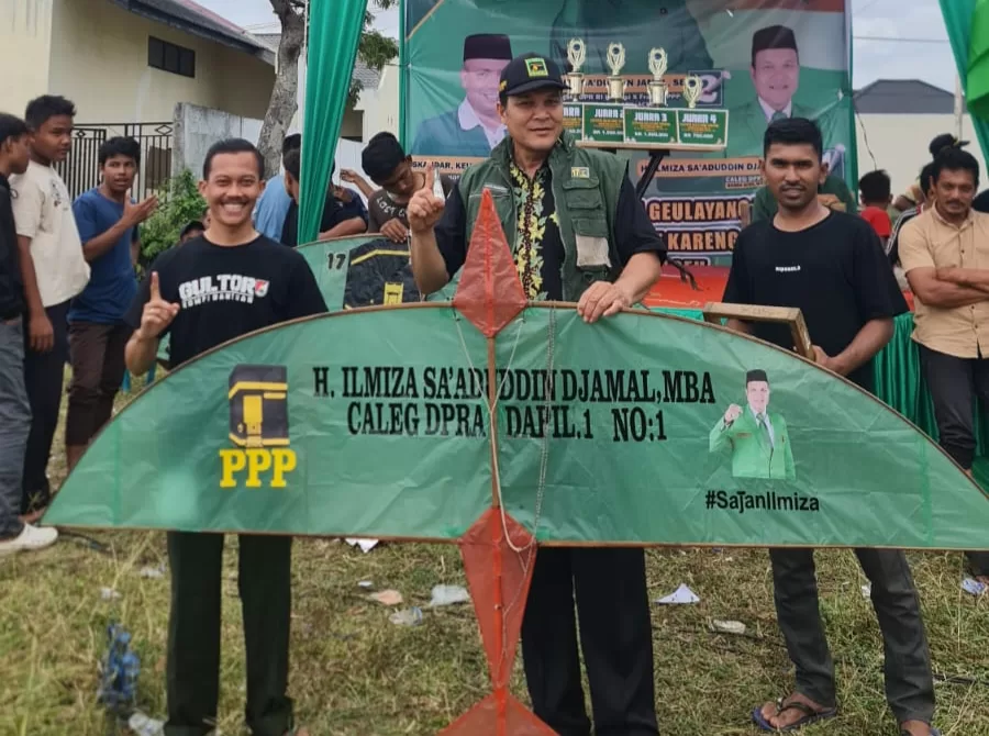 Ilmiza Sa'aduddin Djamal, Caleg DPRA Dapil 1 dari PPP Foto bersama dengan peserta lomba layang tunang di Ulee Kareng, Banda Aceh, Sabtu 27 Januari 2023