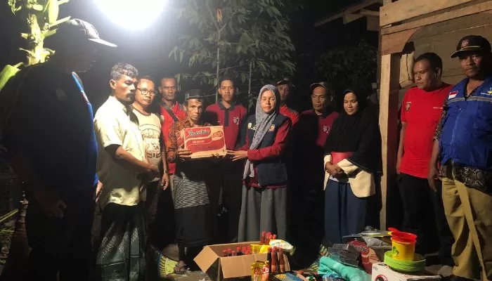 Dinsos Aceh Besar Salurkan Bantuan Masa Panik untuk Korban Kebakaran