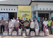 Pj Bupati Aceh Besar Bagikan Ratusan Paket Ramadan Untuk Masyarakat 