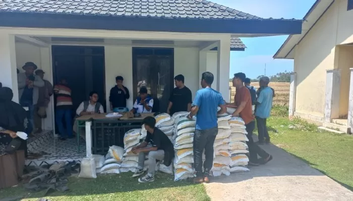 Pemerintah Aceh Besar Salurkan Bantuan Pangan Dua Bulan Sekaligus