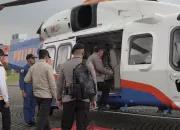 Naik Heli, Kapolri dan Menko Polhukam Tinjau Arus Mudik di Pelabuhan Merak