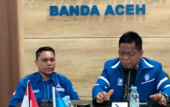 Ketua DPC Partai Demokrat Banda Aceh Isnaini Husda bersama Aminullah Usman, Ketua DPD Partai Amanat Nasional (PAN) Banda Aceh