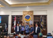 Teuku Irwan Djohan Terima SK Pencalonan Walikota Banda Aceh
