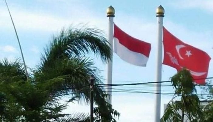 Pewaris Kerajaan Aceh Kibarkan Bendera Alam Pedeung dan Merah Putih di Peringatan 1 Muharram