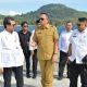 Pj. Sekda Aceh, Azwardi AP didampingi Pj. Walikota Sabang, Reza Fahlevi dan Kepala SKPA meninjau Venue PON XXI Cabor Kortball di GOR Merah Putih Sabang-Mauroke, Kota Sabang, Senin, 15/07/2024.
