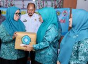 Mellani Minta Kader PKK Gampong Alue Naga Gencarkan Edukasi Konsumsi Makanan Sehat untuk Anak