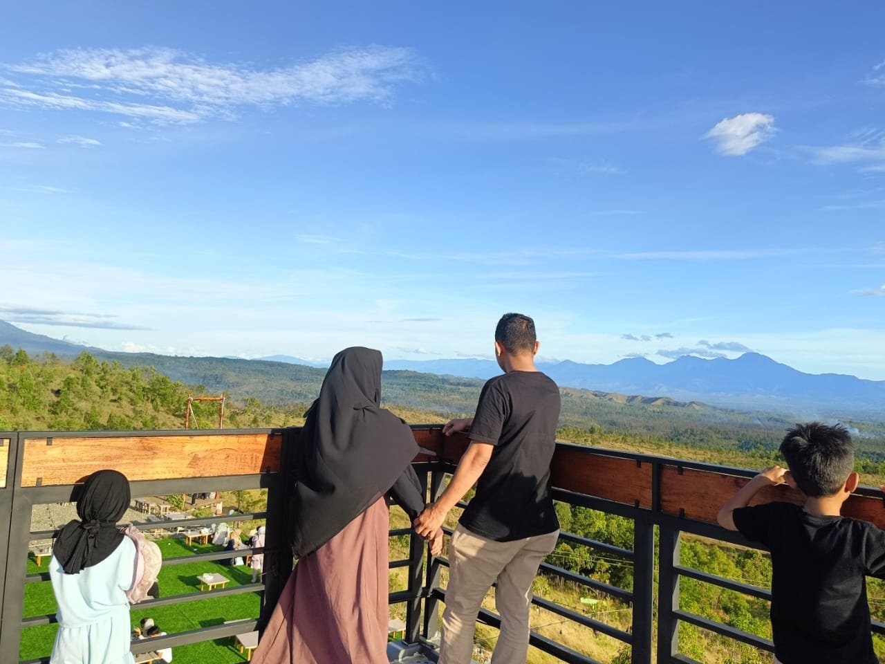 HP Low Battery Saat Traveling? Tenang, Begini Cara Biar Tetap 'On'!