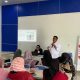 Kepala Dinas Kesehatan Bener Meriah, Hasyimi IB, SKM, M.Kes saat memberikan pelatihan kepada kader posyandu