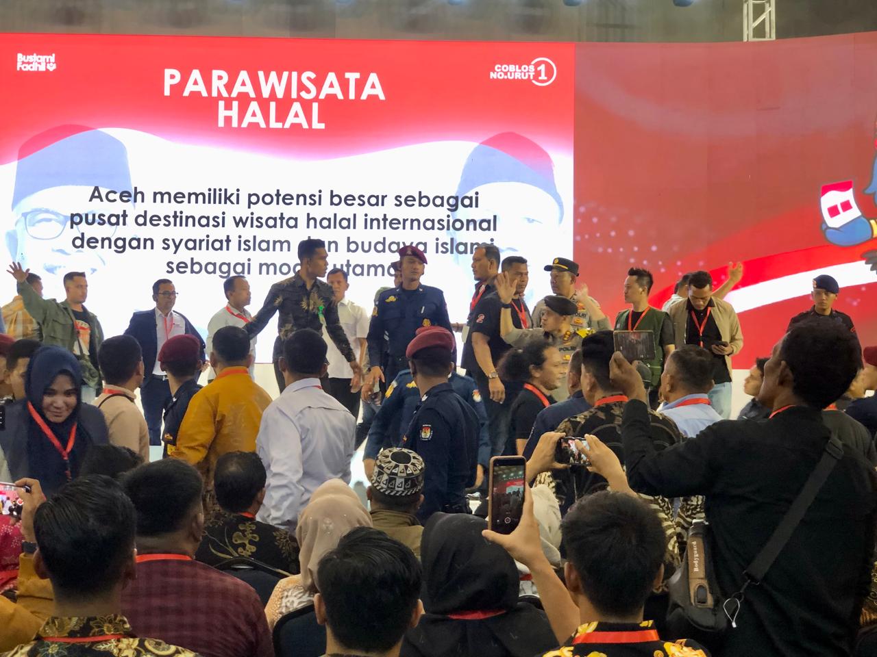 Suasana dalam ruangan debat calon gubernur aceh