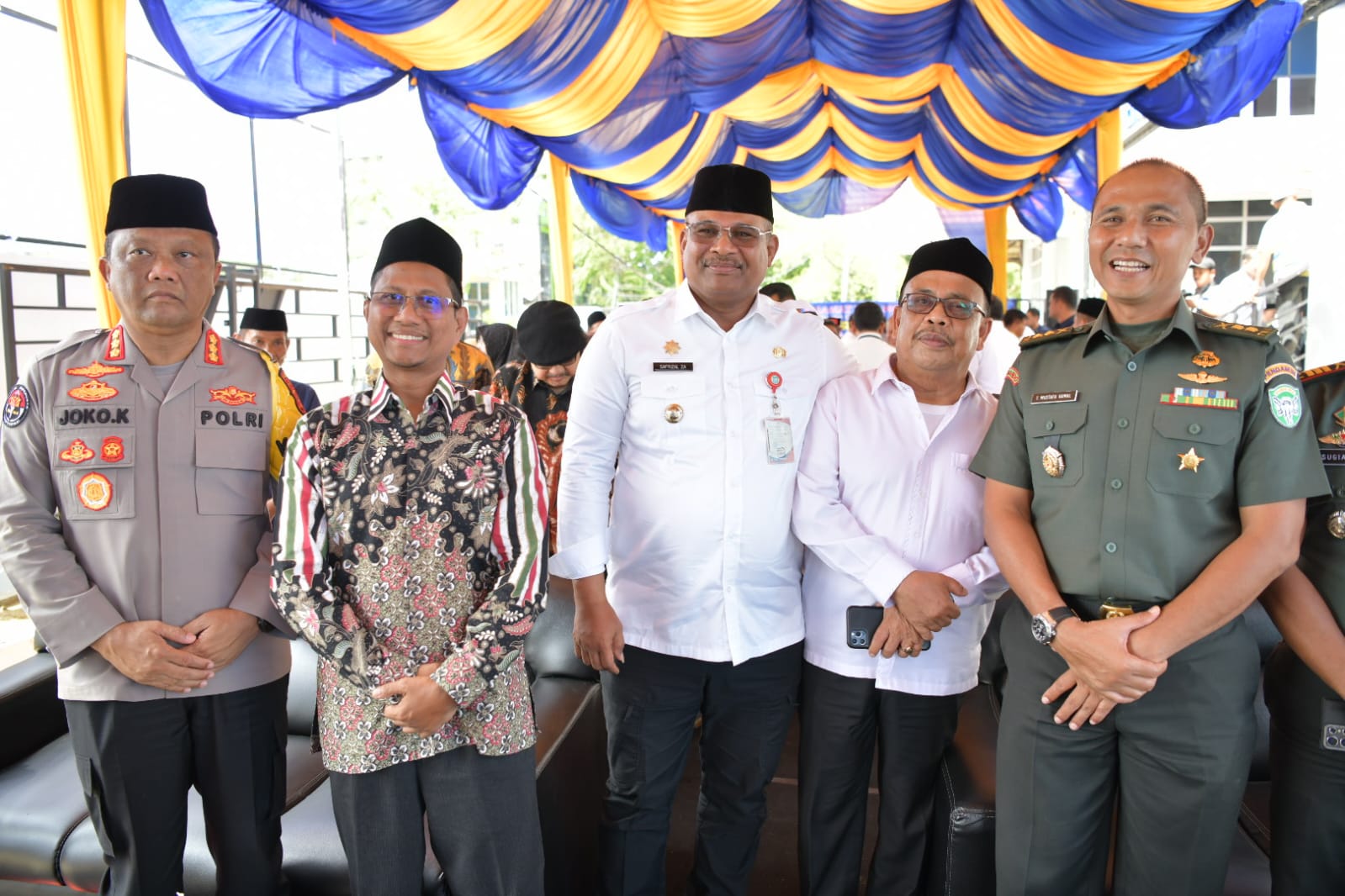 Penjabat Gubernur Aceh, Dr. H. Safrizal ZA, M. Si, menghadiri Maulid Nabi Muhammad SAW, di Kantor Persatuan Wartawan Indonesia (PWI) Aceh, Rabu 20/11/2024.