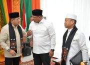 Pj Gubernur Safrizal Peusijuek Menteri Ekraf & Ustadz Das’ad di SIM
