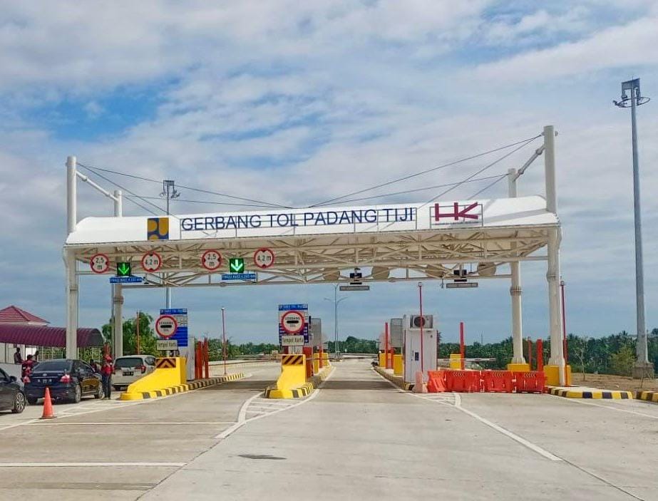 Gerbang Tol Padang Tiji