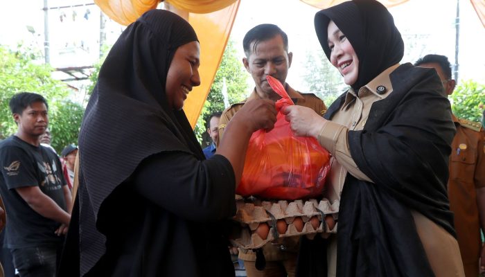 Sediakan 1100 Paket, Wali Kota Banda Aceh Tinjau Pangan Murah di Meuraxa