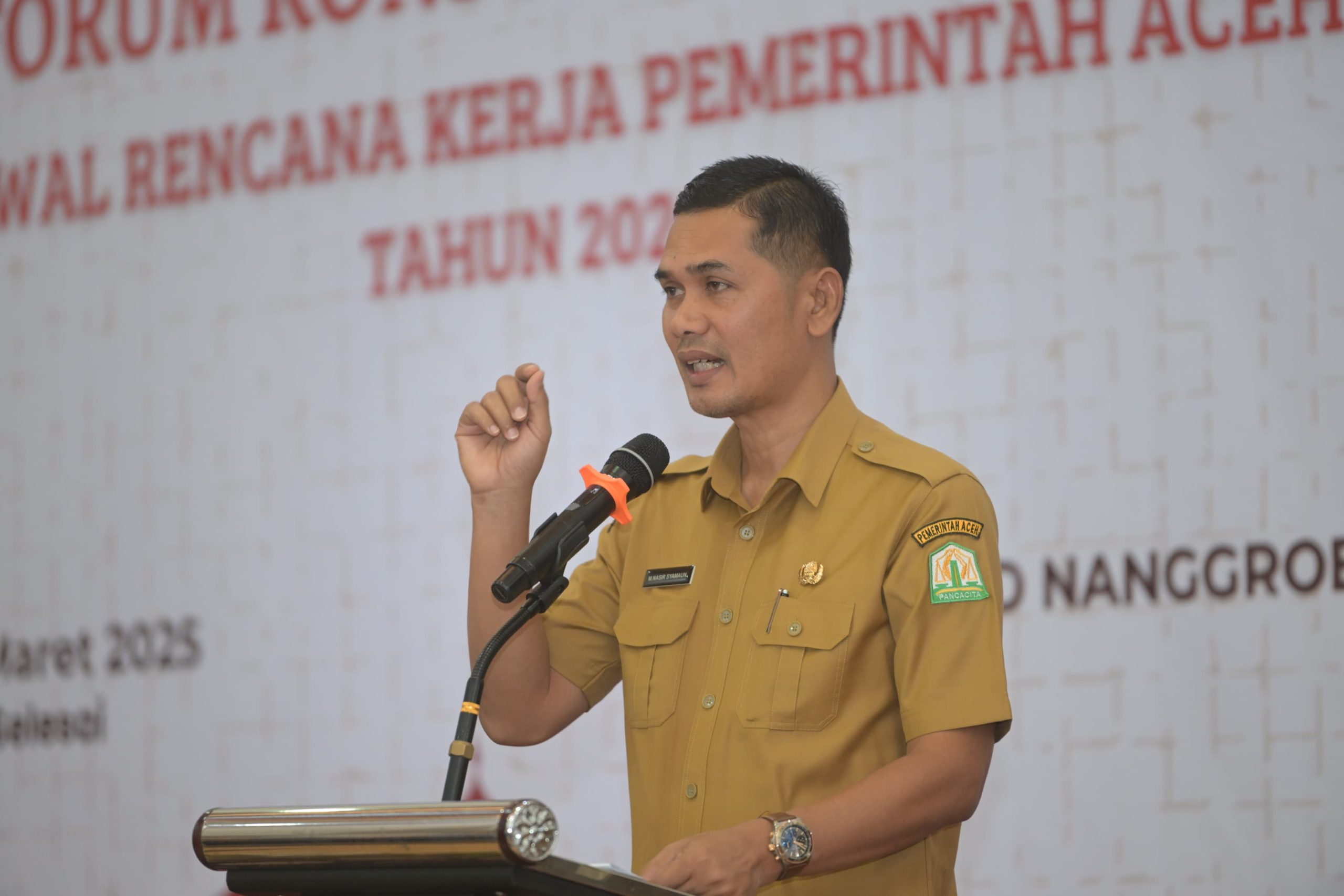 Pelaksanaan Tugas Sekda Aceh M. Nasir membuka Forum Konsultasi Publik terhadap Rancangan Awal Rencana Kerja Pemerintah Aceh (RKPA) Tahun 2026 di Hotel Grand nanggroe, Selasa (25/3/2025).