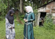Idul Fitri, Marlina Muzakir Kunjungi Raisya Si Yatim Piatu di Meunasah Bujok, Akan Terima RLH