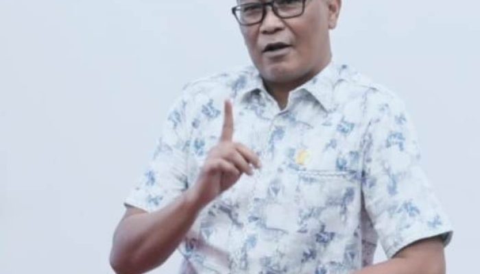 Anggota Komisi I DPRK Ismawardi Minta Pemko Tertibkan Baliho dan Papan Nama Tanpa Izin