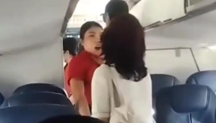 Viral! Megawati Dorong dan Cekik Pramugari, Anggota DPRD Sumut Diturunkan dari Pesawat