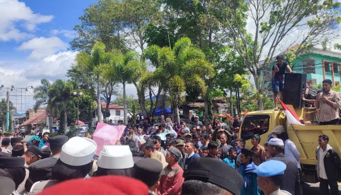 Pasca Didemo Warganya Karena Selingkuh, Reje Kampung Seruku mengundurkan Diri