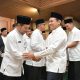 Wakil Gubernur Aceh, Fadhlullah, SE didampingi Plt. Sekda Aceh, M. Nasir dan Karo Isra Setda Aceh, Yusrizal Menyampaikan Sambutan sekaligus menyerahkan bingkisan serta Peusijuk Calon Jamaah Haji Pemerintah Aceh Tahun 2025M/1446 H di Gedung Serbaguna Setda Aceh, Jumat, 09/05/2025.