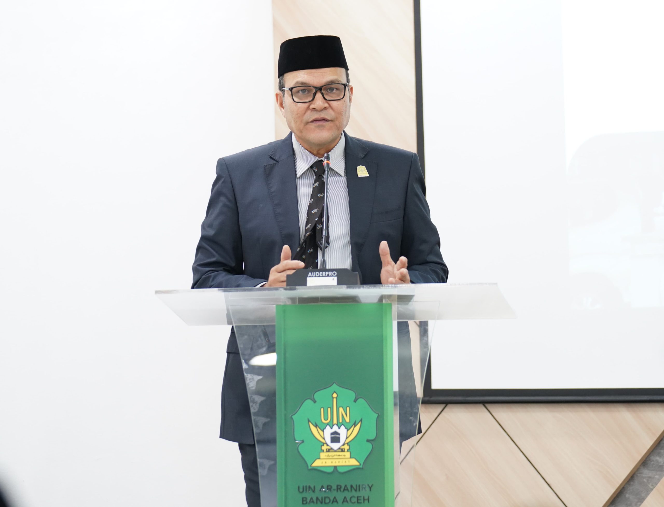Ketua Komisi VII DPR Aceh H Ilmiza Sa'aduddin Djamal MBA