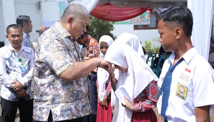 Bupati Asahan Berikan BPJS dan KIP Gratis di Empat Kecamatan
