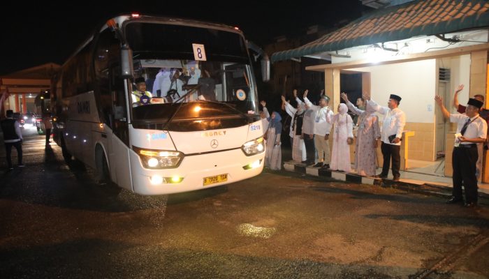 Wabup Asahan Lepas Jemaah dari Asrama Haji Medan
