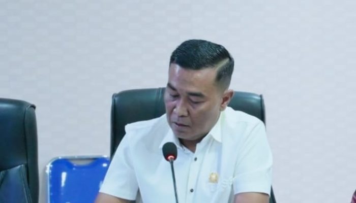 Azan Magrib Berkumandang Muda Mudi Masih Santai Tepi Pantai, Ismawardi Minta Camat Meuraxa Lakukan Penertiban